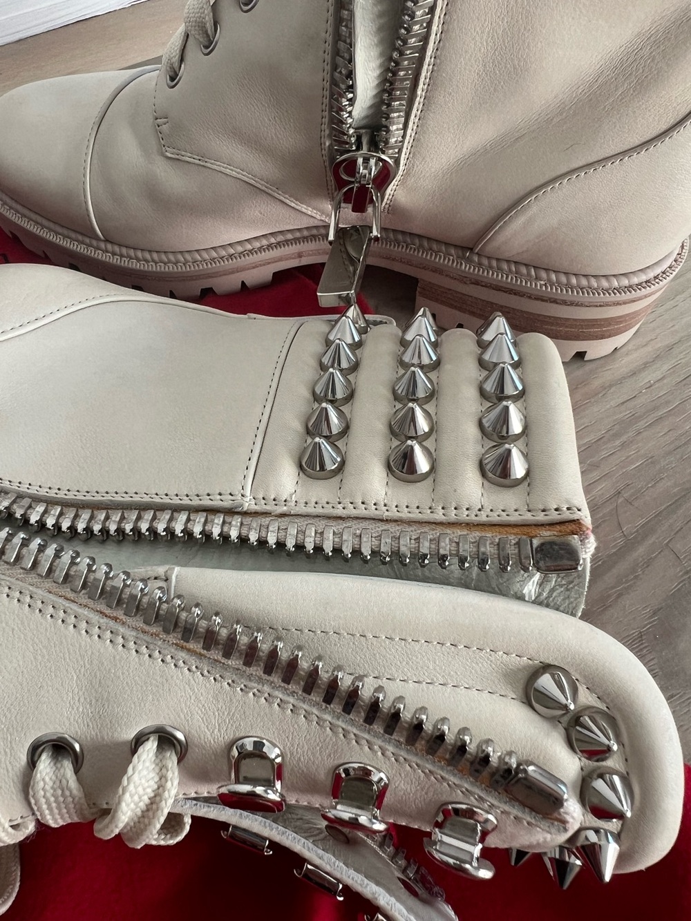 Christian Louboutin Cream Lace-Up Studded Combat Boots Size 38 100% Authentic - Picture 10 of 14